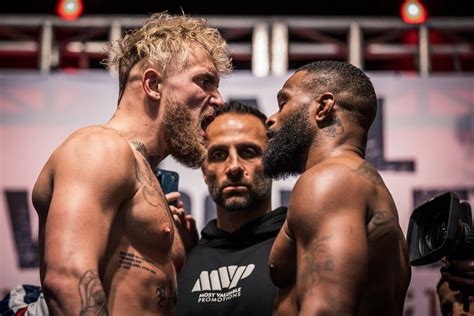 Jake Paul vs. Tyron Woodley: Live round.